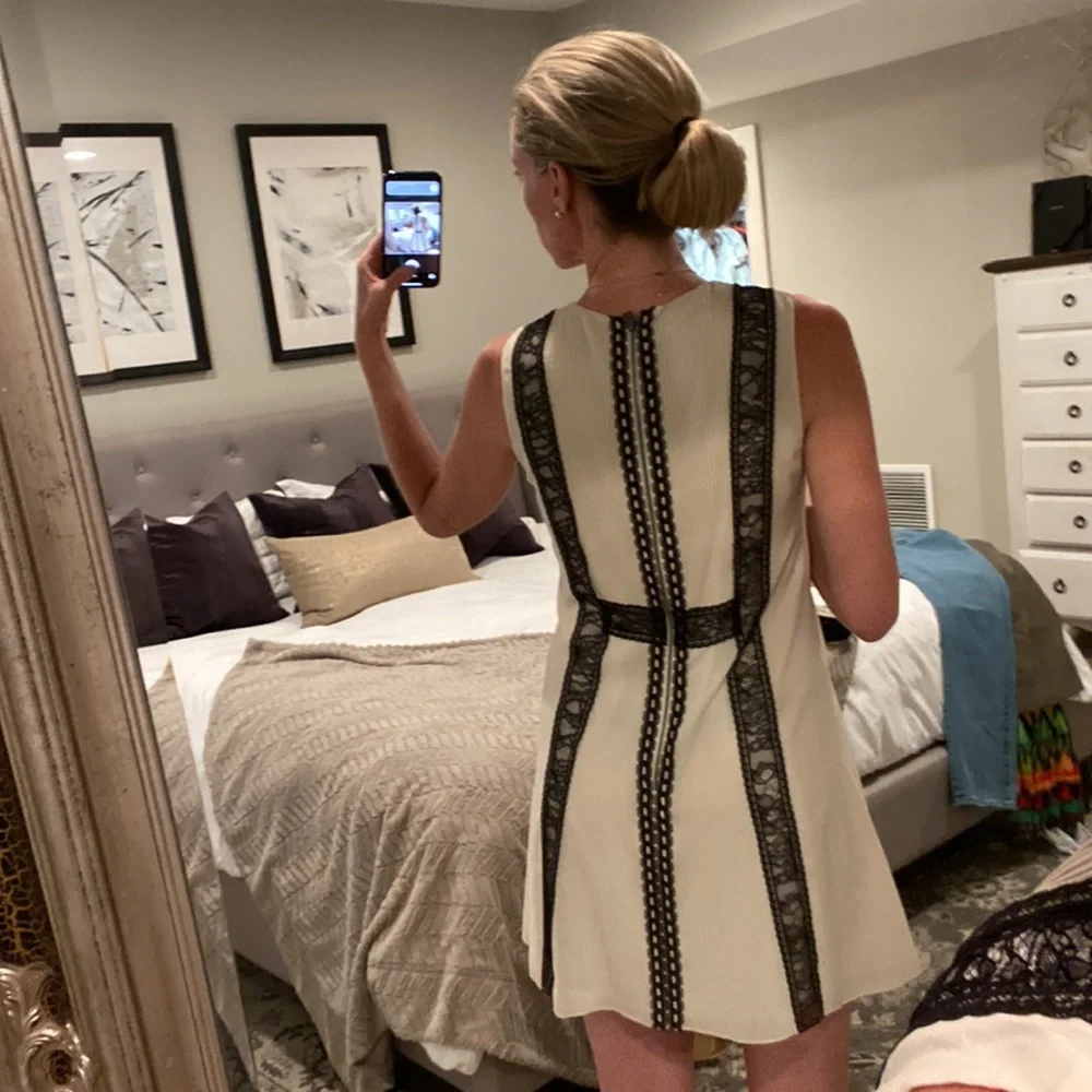 ⭐️ALICE + Olivia Dress - Picture 2 of 2